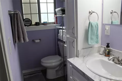 Bath - 402 Cleveland St, Bailey, TX 75413 photo 1 of 2