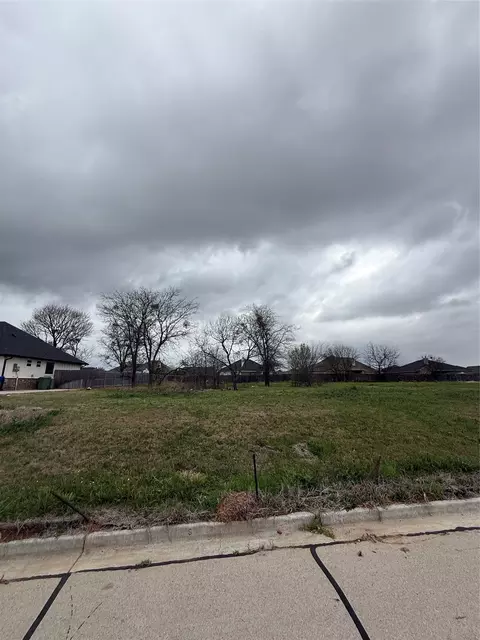 10104 T Bury Ln, Waco, TX 76708