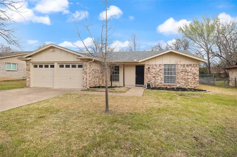 1715 Galahad Ln, Arlington, TX 76014