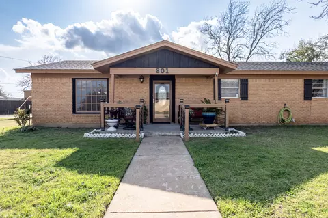 801 Westridge Cir, Breckenridge, TX 76424