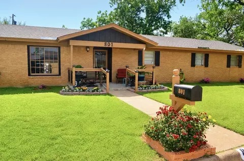 801 Westridge Cir, Breckenridge, TX 76424