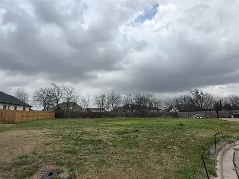 10201 T Bury Ln, Waco, TX 76708