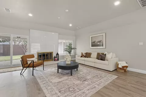 6350 Glennox Ln, Dallas, TX 75214