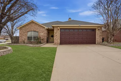 4800 Topaz Ln, Granbury, TX 76049