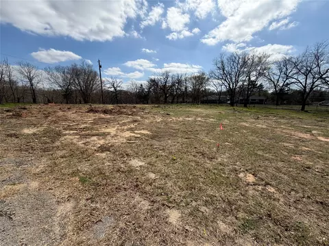 232 E Prospect St, Denison, TX 75021