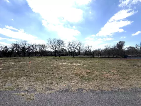 232 E Prospect St, Denison, TX 75021 photo 3