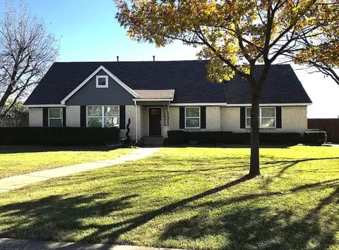 12106 Ridgefair Pl, Farmers Branch, TX 75234
