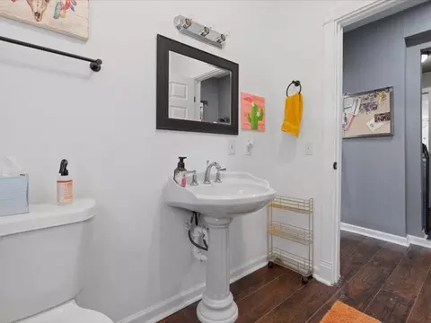 Bath - 809 E Adams St, Itasca, TX 76055 photo 2 of 4