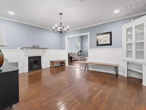 Living - 809 E Adams St, Itasca, TX 76055 photo 3 of 4