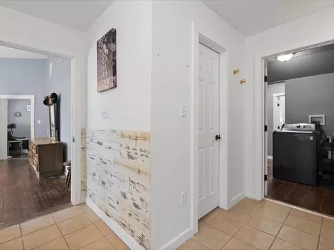 Entry Way - 809 E Adams St, Itasca, TX 76055 photo 2 of 5