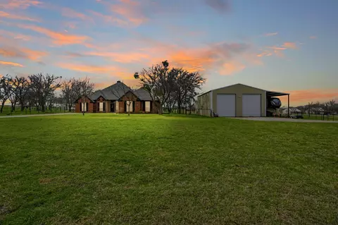 329 Kincannon Ln, Rhome, TX 76078