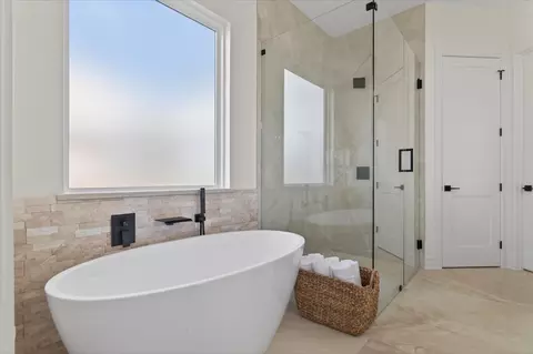Bath - 4945 County Road 1098, Celeste, TX 75423 photo 3 of 6