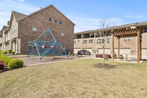 Exterior - 329 Baker Dr, Plano, TX 75074 photo 8 of 9