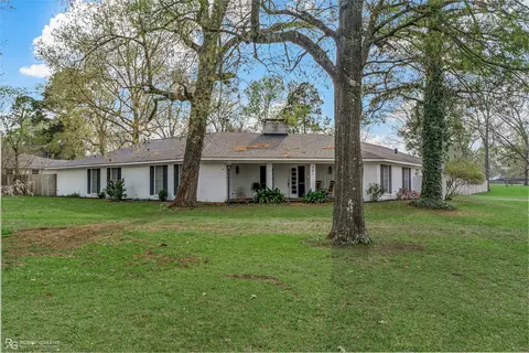 701 Palmetto Rd, Benton, LA 71006