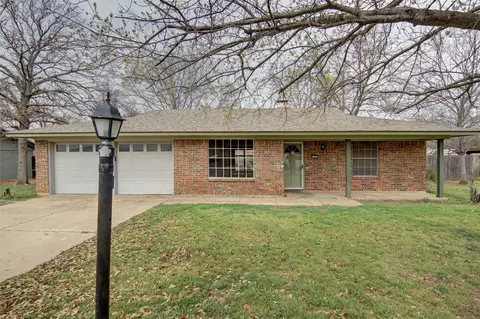 1703 Lamar St, Mineral Wells, TX 76067
