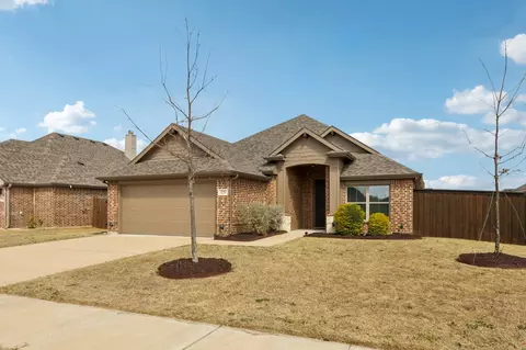 225 Brazos Dr, Waxahachie, TX 75165