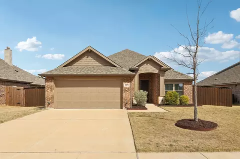 225 Brazos Dr, Waxahachie, TX 75165