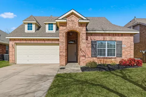 5904 Meadowglen Dr, Argyle, TX 76226