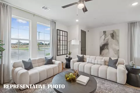 Living - 1011 Splitrock Dr, Allen, TX 75013 photo 1 of 1