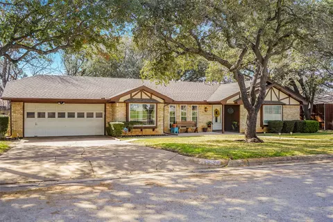 1822 E Cedar Elm Dr, Arlington, TX 76012
