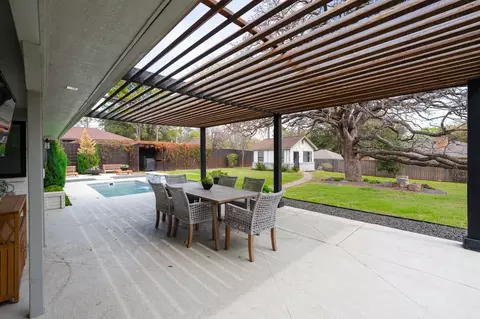 709 Pennsylvania Dr, Denton, TX 76205