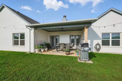 121 Bluegrass Trl, Springtown, TX 76082