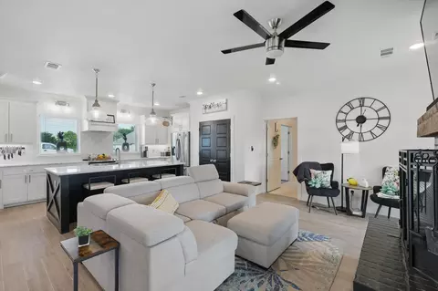 121 Bluegrass Trl, Springtown, TX 76082
