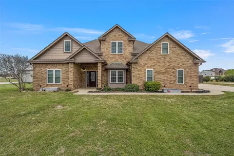 275 N Quail Run Dr, West, TX 76691