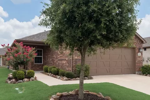 816 Hidden Eddy Dr, Mckinney, TX 75071