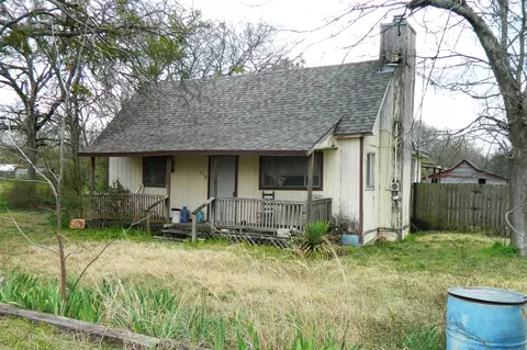 110 S Bois D Arc St, Bailey, TX 75413
