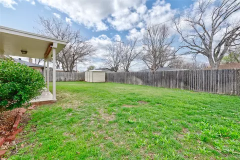 Exterior - 4618 Bruce Dr, Abilene, TX 79606 photo 6 of 11