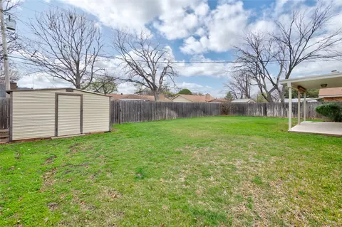 Exterior - 4618 Bruce Dr, Abilene, TX 79606 photo 10 of 11