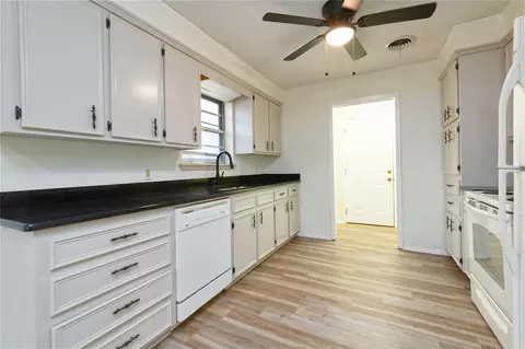 Kitchen - 4618 Bruce Dr, Abilene, TX 79606 photo 4 of 4