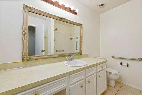 Bath - 4618 Bruce Dr, Abilene, TX 79606 photo 3 of 3