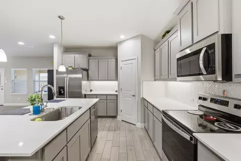 333 Alice Harney Rd, Burleson, TX 76028