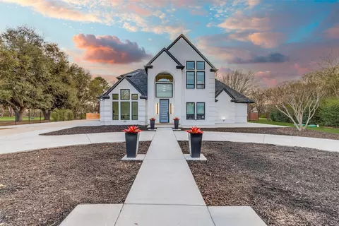 417 Ravenaux Dr, Southlake, TX 76092
