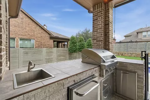 Kitchen - 205 Waterside Dr, Argyle, TX 76226 photo 6 of 6