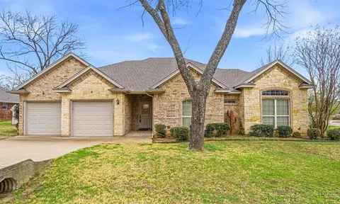 9420 Gleneagles Dr, Granbury, TX 76049