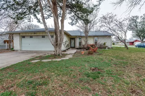 2805 Barrington Pl, Arlington, TX 76014