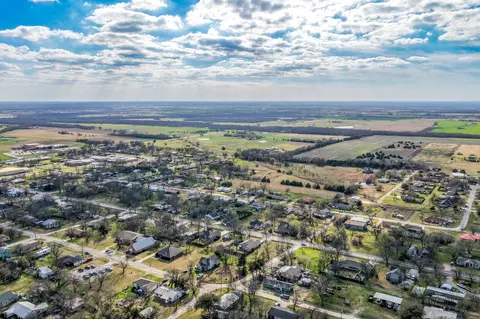215 N 4th St, Celeste, TX 75423 photo 3