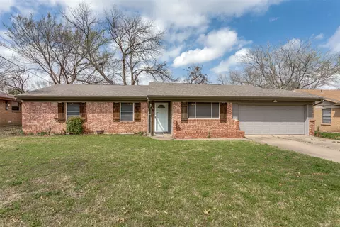 5828 Wales Ave, Fort Worth, TX 76133