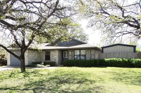 117 Walnut Creek Dr, Azle, TX 76020