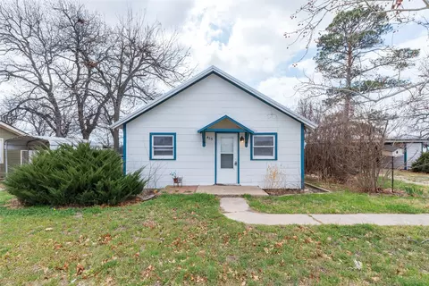 425 S 1st St W, Clyde, TX 79510