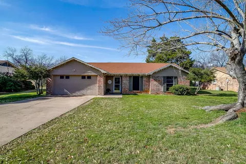 1022 Princeton Pl, Cleburne, TX 76033