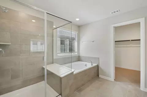 Bath - 2773 Kobuk Dr, Corinth, TX 76210 photo 3 of 5