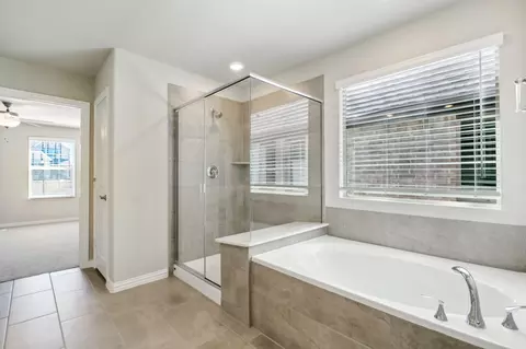 Bath - 2773 Kobuk Dr, Corinth, TX 76210 photo 5 of 5