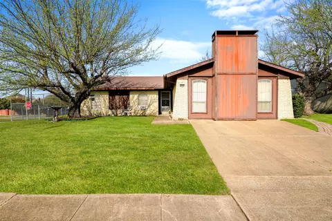 5202 Chestnut Pl, Garland, TX 75043