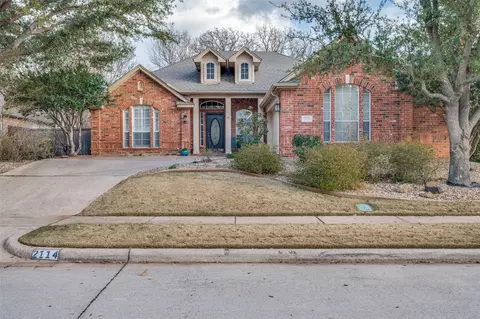 2114 Oakcrest Ct, Corinth, TX 76210