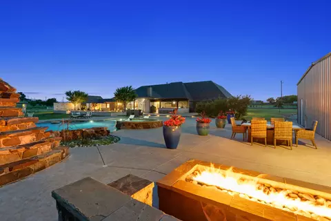12190 Marion Rd, Sanger, TX 76266