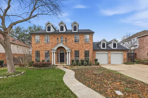 6204 Kingswood Dr, Arlington, TX 76001